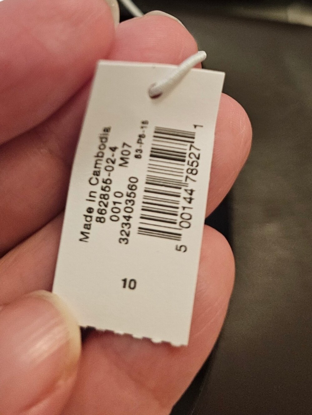 Brown Old Navy Women's Faux-Leather Wide Thong Sandals - Picture 7 of 15
